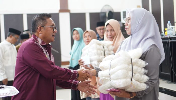 Melalui Baznas, Pelaku UMKM di Kota Gorontalo Terima Bantuan Modal Usaha