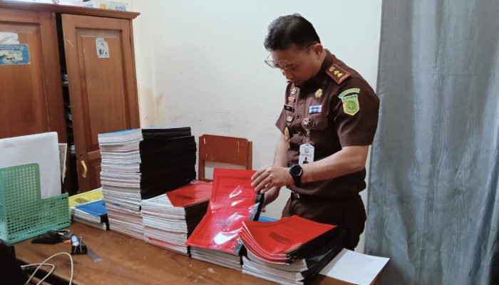 Dugaan Korupsi Pembangunan Pasar Dulupi, Kajari Boalemo Pimpinan Langsung Penggeledahan Diskumperindag
