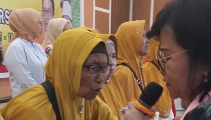 Ny Ratnawati Radiapoh Hasiholan Sinaga Jadi Berkah Bagi Forsila, 10 Lansia Diberangkatkan Umroh