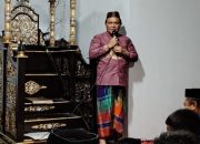 Ketua DPRD Pohuwato Tarawih Bersama Warga Taluduyunu Utara, Serahkan Bantuan Untuk Masjid