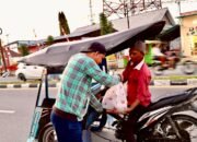 YR TEAM Bagikan Sembako untuk Ojol dan Abang Bentor di Pohuwato