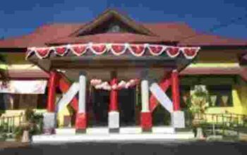 Kelas Jauh Dusun Sandalan Yang Mengajar Kesabaran, Bukan Pengetahuan