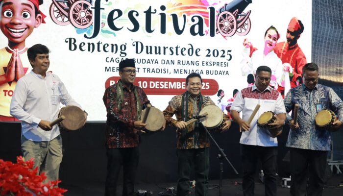 Bupati Malteng Zulkarnain Buka Festival Duurstede Di Saparua