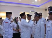 Lantik 6 Kades PAW, ini Pesan Bupati Rum Pagau